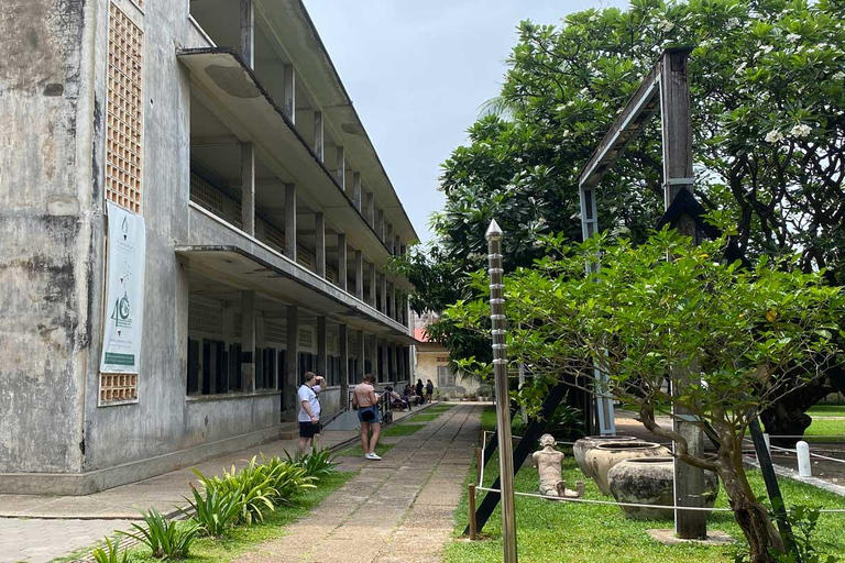 Campo de extermínio dos cinco cumes, Toul Sleng, Palácio Real, Wat Phnom