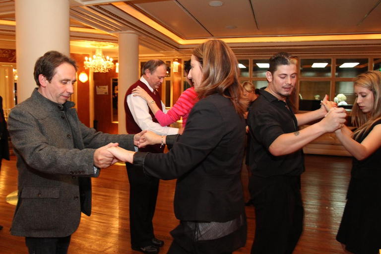 بوينس آيرس: عرض غالا تانجو حصريعرض عشاء وتذوق النبيذ بدون نقل