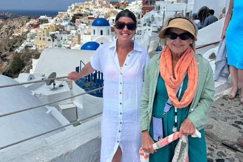 Experiencia privada en Santorini con un conductor-guía localTour privado de 4 horas por Santorini con tu conductor-guía