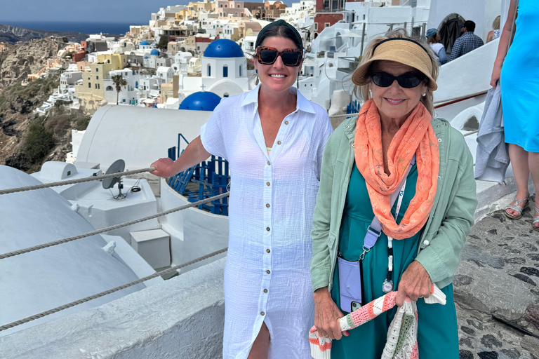 Experiencia privada en Santorini con un conductor-guía localTour privado de 4 horas por Santorini con tu conductor-guía