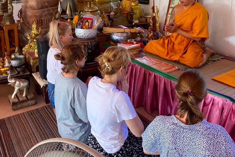 Pattaya: City Tour with Floating Market & Dinner Show