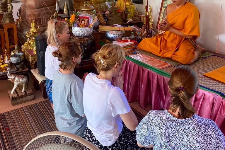 Pattaya: City Tour with Floating Market & Dinner Show