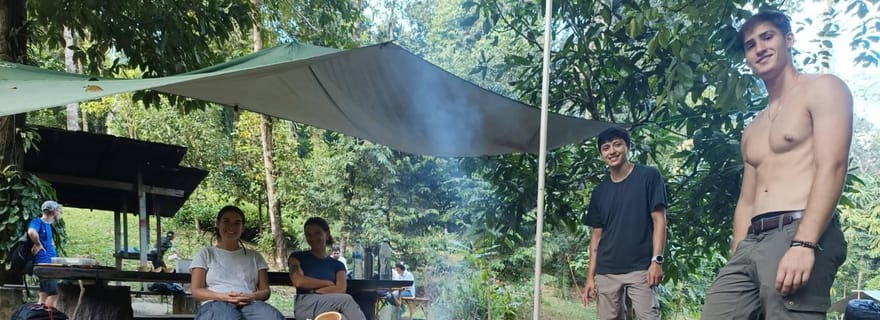 Khao Sok : randonnée d'une journée et d'une demi-nuit avec déjeuner et dîner