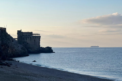 Excursão à Costa Amalfitana para pequenos grupos saindo de NápolesExcursão pela Costa Amalfitana para pequenos grupos saindo de Nápoles