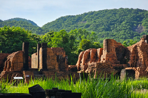 Hoi An: Santuario de My Son y Crucero por el río al atardecer con barbacoa