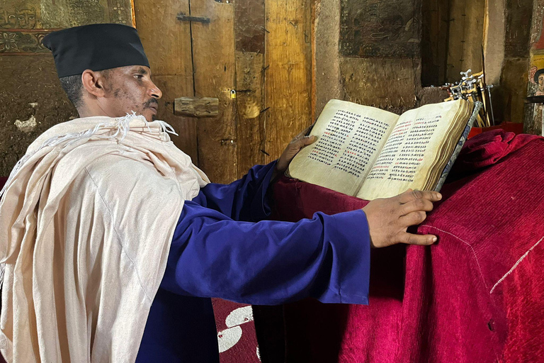 Gondar: Guided City Tour with Fasil Ghebbi & Church Visit 3