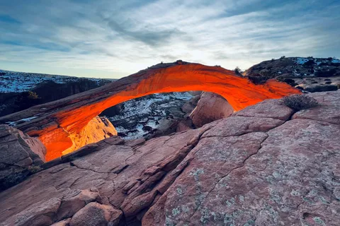 Tonalea: Guided Eggshell Arch Hike w/ Day or Sunset Options
