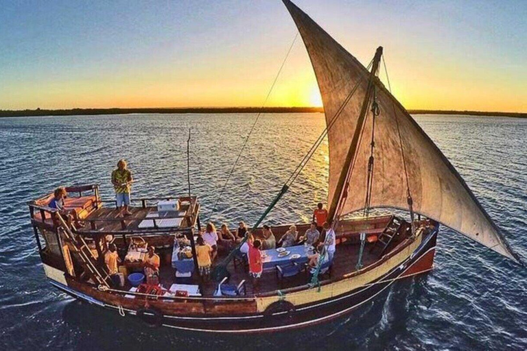 Nguuni Nature Sanctuary & Tamarind Dhow Dinner Cruise