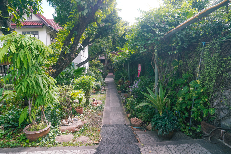 Bangkok: Bang Rak Food Tasting & Culture Walking Tour