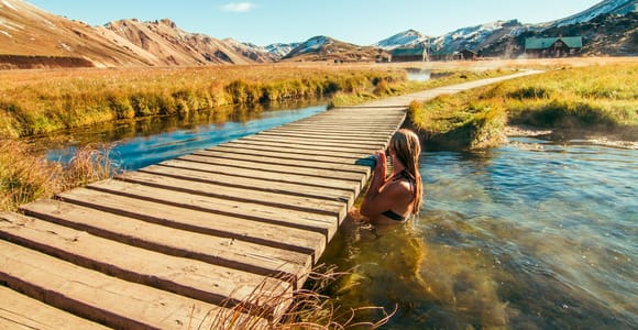 Reykjavik: Landmannalaugar 4x4 Minibus & Hot Spring Tour