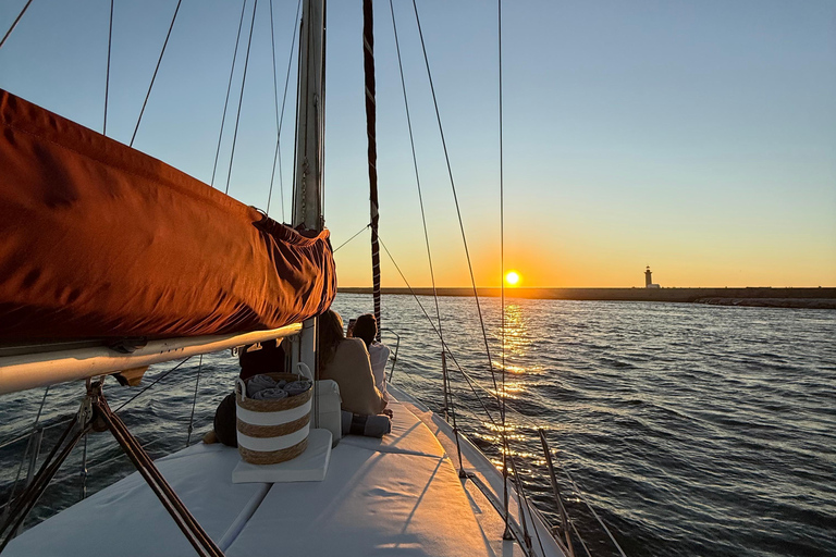 Porto: Douro River Cruise with wine tasting & Sunset option Shared Sunset Sailboat Cruise