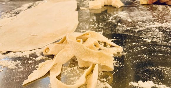 Sorrento: Pasta- und Tiramisu-Kochkurs mit Wein