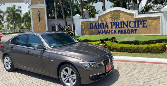 MBJ Airport Private Transfer to Runaway Bay–Start with Ease