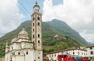 Mailand: Fahrt mit dem roten Bernina-Zug und St. Moritz-Tagestour