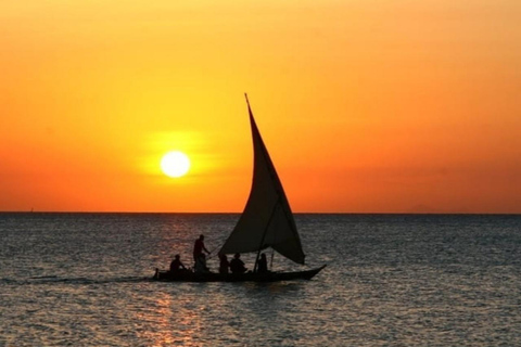 Zanzibar: Maasai Culture Village Tour och dhow-kryssning i solnedgångenHotelltransfer var som helst i Zanzibar