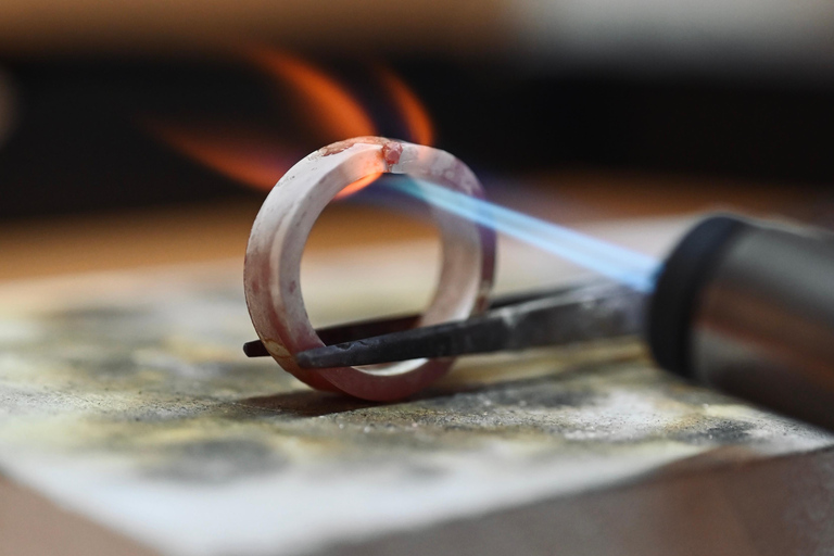 Geneva or Le Noirmont: Jewelry-Making Workshop with Jeweler Geneva: Unset or set ring with zircon stone