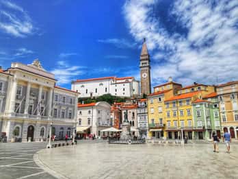 Von Ljubljana aus: Postojna-Höhle, Predjama-Burg und Piran-Tour