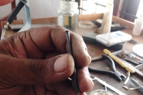 Galle Fort Walk: Silver Jewelry Making & Home-Cooked Food