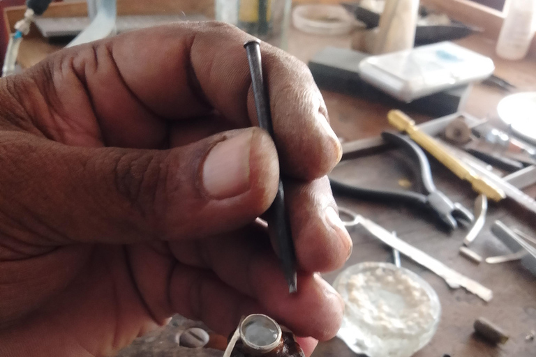 Galle Fort Walk: Silver Jewelry Making & Home-Cooked Food