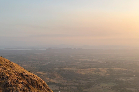 瓜纳卡斯特：徒步探索佩拉多山，游览印第安石瀑布瓜纳卡斯特：佩拉多山徒步和印第奥岩石之旅
