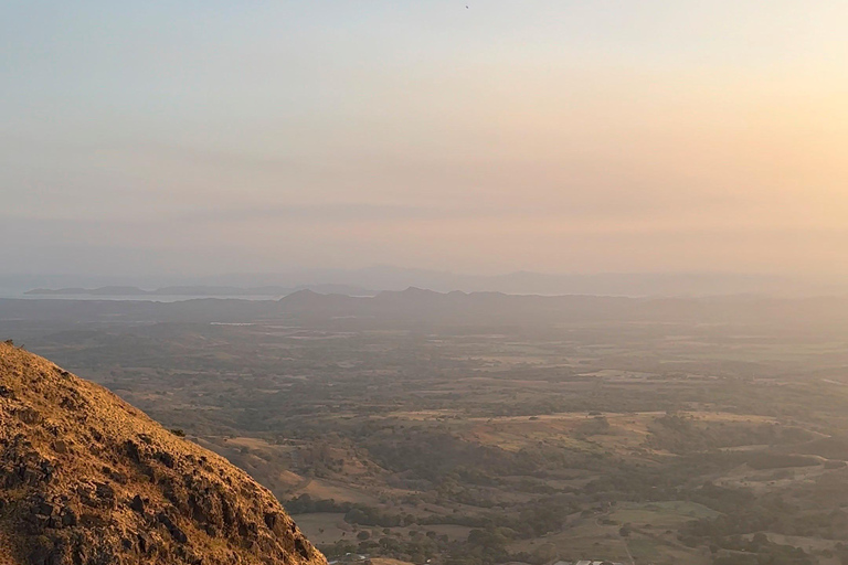 瓜纳卡斯特：徒步探索佩拉多山，游览印第安石瀑布瓜纳卡斯特：佩拉多山徒步和印第奥岩石之旅