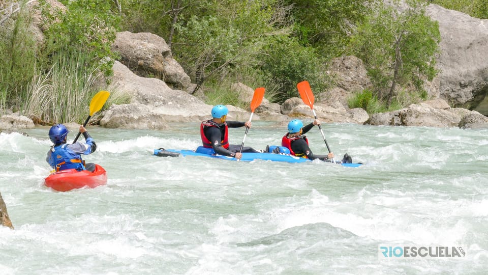 Huesca, River Kayak in the Pyrenean geological route - Housity