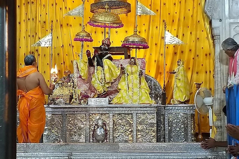 Visite spirituelle et royale de Jaipur - Temples et palaisJaipur : temple Govinddevji, palais de la ville et Jantar Mantar