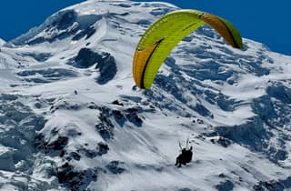 Chamonix: Tandem-Gleitschirmflug mit Blick auf den Mont-Blanc
