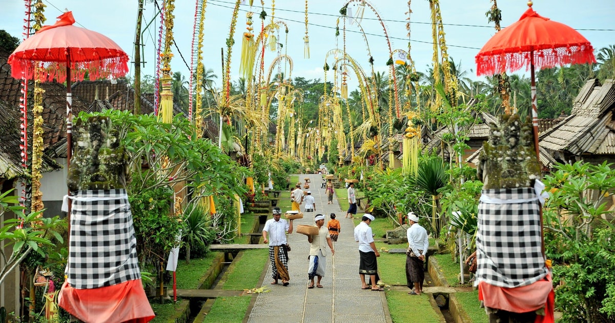 Bali Penglipuran Dorp Besakih Tempel Verborgen Waterval GetYourGuide