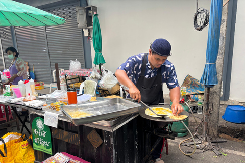 Ayutthaya Walking Tour: Market, Craft & Local Life
