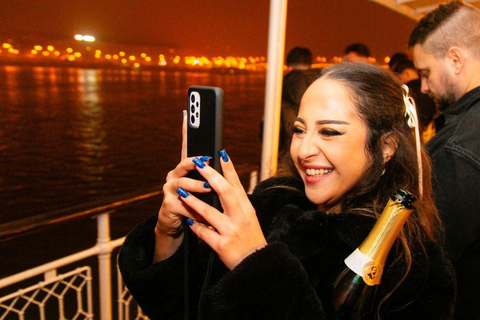 Budapest: New Year Boat Party Cruises with Unlimited DrinksSip &amp; Sail New Year&#039;s Day Premium Package