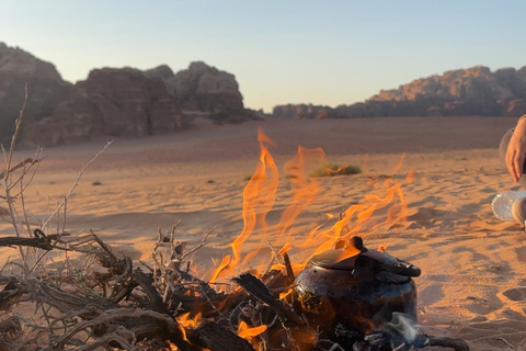 Wadi Rum Jeep Tour – Choose Duration, With or Without Stay 3-Hour Wadi Rum Jeep Tour