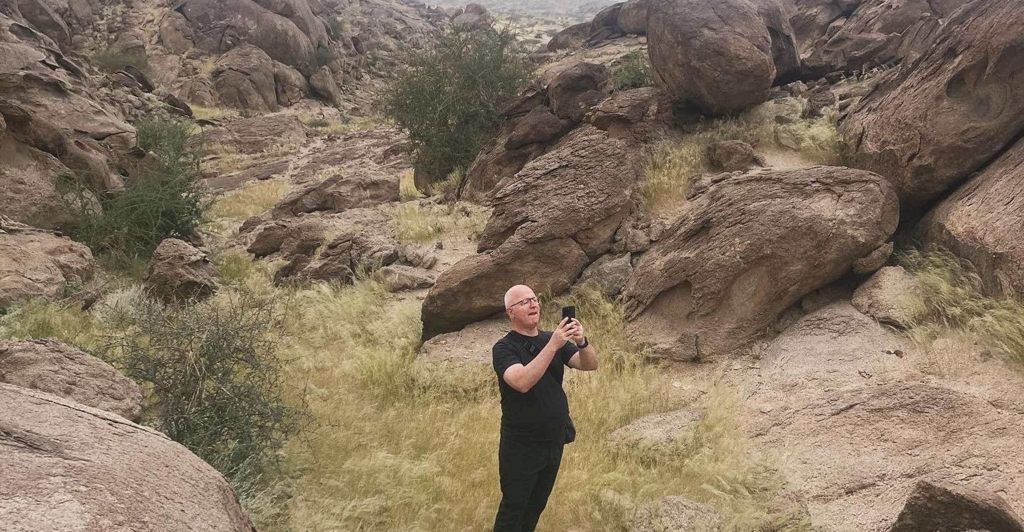 Jeddah: Moon Mountain Guided Hiking Tour with Snacks photo 8