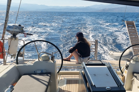 Kissamos: Balos and Gramvousa Private Sailing Trip with Meal