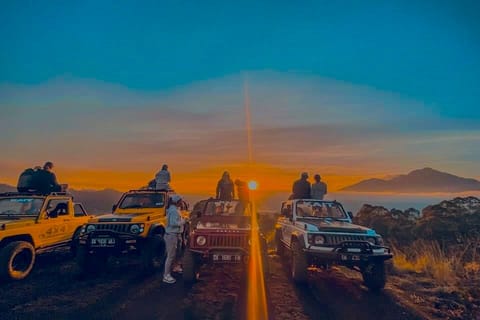 Bali: Mount Batur sunrise Jeep tour and Natural hot spring