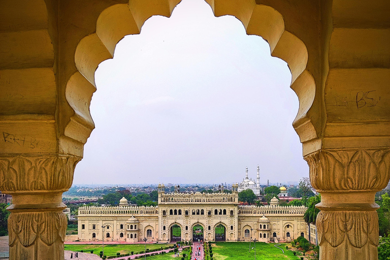 Da Lucknow: tour di 1 giorno con auto e autista privato