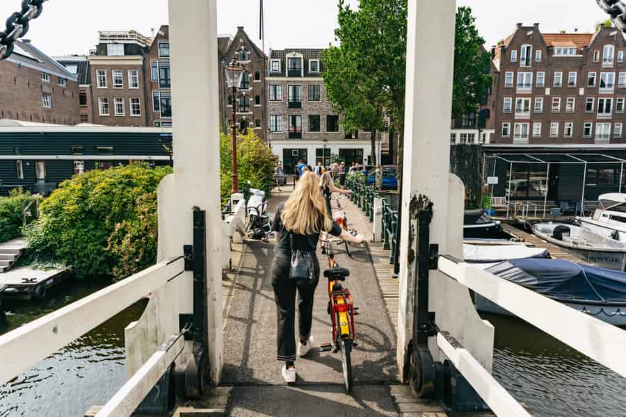 Big Bike Tour Amsterdam – Seht alles in 3 unvergesslichen Stunden. Foto: GetYourGuide Big Bike Tour Amsterdam – Seht alles in 3 unvergesslichen Stunden. Foto: GetYourGuide