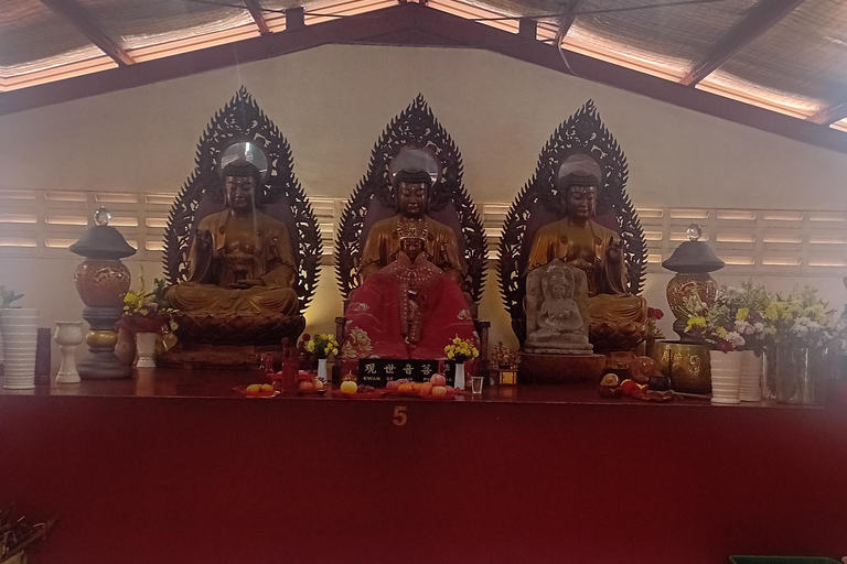Jakarta: Guided City Tour by Tuk Tuk, Train, and Boat