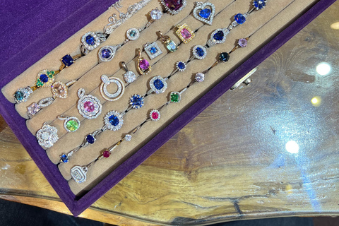 Colombo: Gemstone & Jewelry Experience with GIA Gemologists