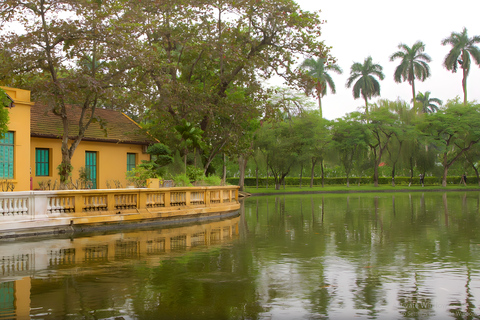 Hanoi: Military History Museum, Hoa Lo Prison & Gardens Tour Small Group: All-In-One Tour: Highlights & Train Street