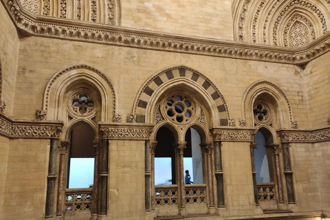 Mumbai: Excursão turística de dia inteiro ou de meio dia a MumbaiExcursão de meio dia às grutas de Kanheri com encontro