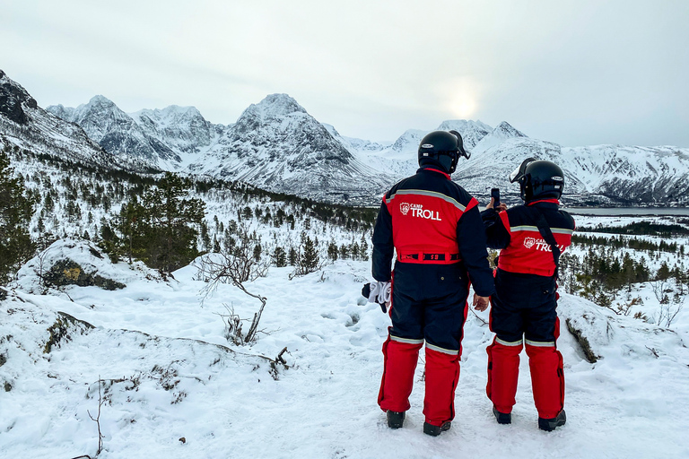 Vanuit Tromsø: Sneeuwscootersafari in de Lyngen Alps