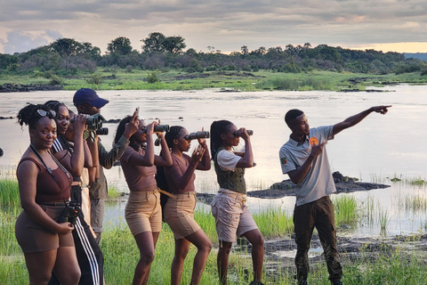 Livingstone: Rhino Sunset Safari with Snacks and Drinks