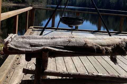 Oslo: escursione guidata nel Parco Nazionale di Østmarka con cibo cotto sul fuocoOslo: escursione guidata al Parco Nazionale di Østmarka con cibo sul fuoco