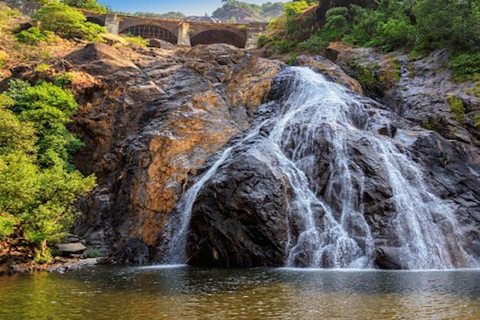 Lyxig Goa flygtransfer: Prisvärd och bekvämFlygtransfer från: Goa stad till Goa flygplats (Dabolim)