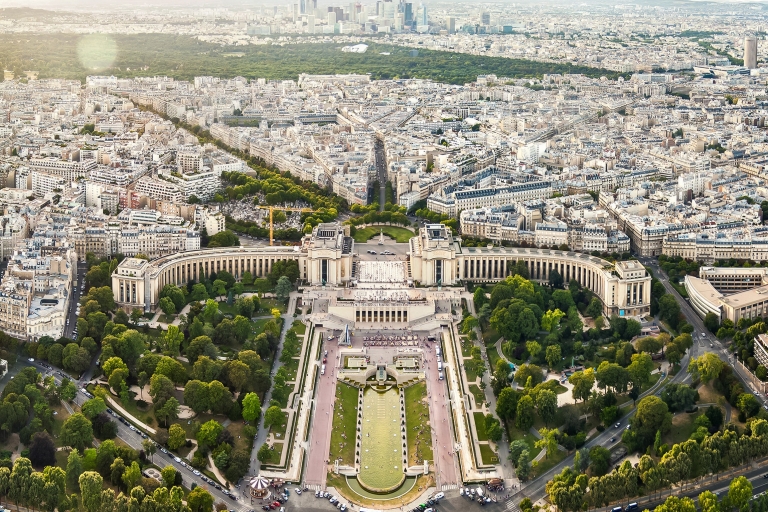 Paris: Eiffelturm-Aufstieg zur 2. Ebene mit Spitzen-OptionStandard-Gruppentour auf Spanisch ohne Turmspitze