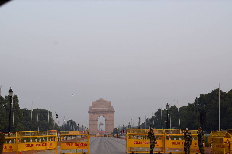 2 jours de visite de Delhi et Agra avec Taj Mahal en voitureVisite en voiture et avec chauffeur uniquement