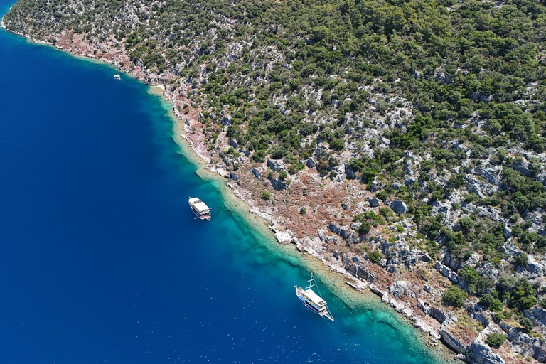 From Kaş: Kekova Boat Tour with Lunch and Swimming Stops