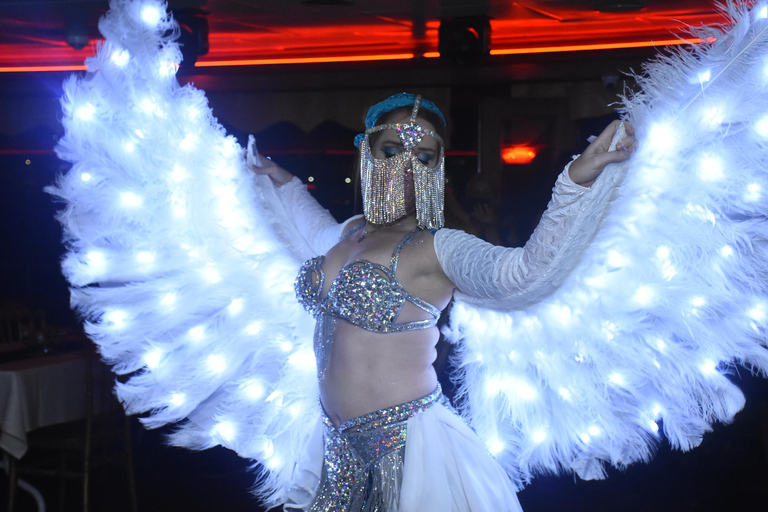 伊斯坦布尔：博斯普鲁斯海峡除夕夜游船晚宴派对伊斯坦布尔：博斯普鲁斯海峡除夕游船晚宴和派对