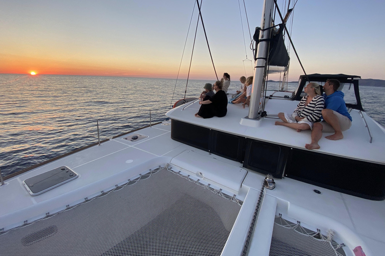 From Rethymno: Evening Catamaran Cruise & Sunset Views Rethymno: Evening Catamaran Cruise & Sunset Views